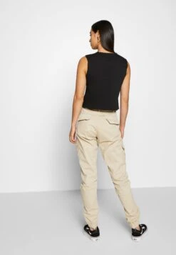 URBAN CLASSICS Ladies High Waist Cargo - Cargobroek - Concrete 9 URBAN CLASSICS Ladies High Waist Cargo - Cargobroek - Concrete -Urban Classics 07409a5c2ac6416f981d37fe0850ecf8