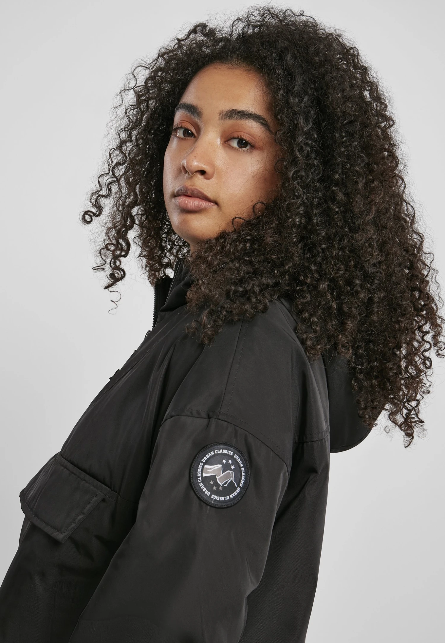 URBAN CLASSICS Ladies Long Oversized Pull Over Jacket - Halflange Jas - Black 9 URBAN CLASSICS Ladies Long Oversized Pull Over Jacket - Halflange Jas - Black - Afbeelding 7