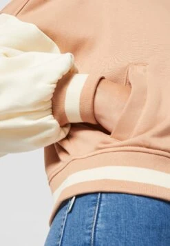 URBAN CLASSICS 2 Tone College- Bomberjacks - Amber Whitesand -Urban Classics 099584565c784086b058a2bb445ce7d6