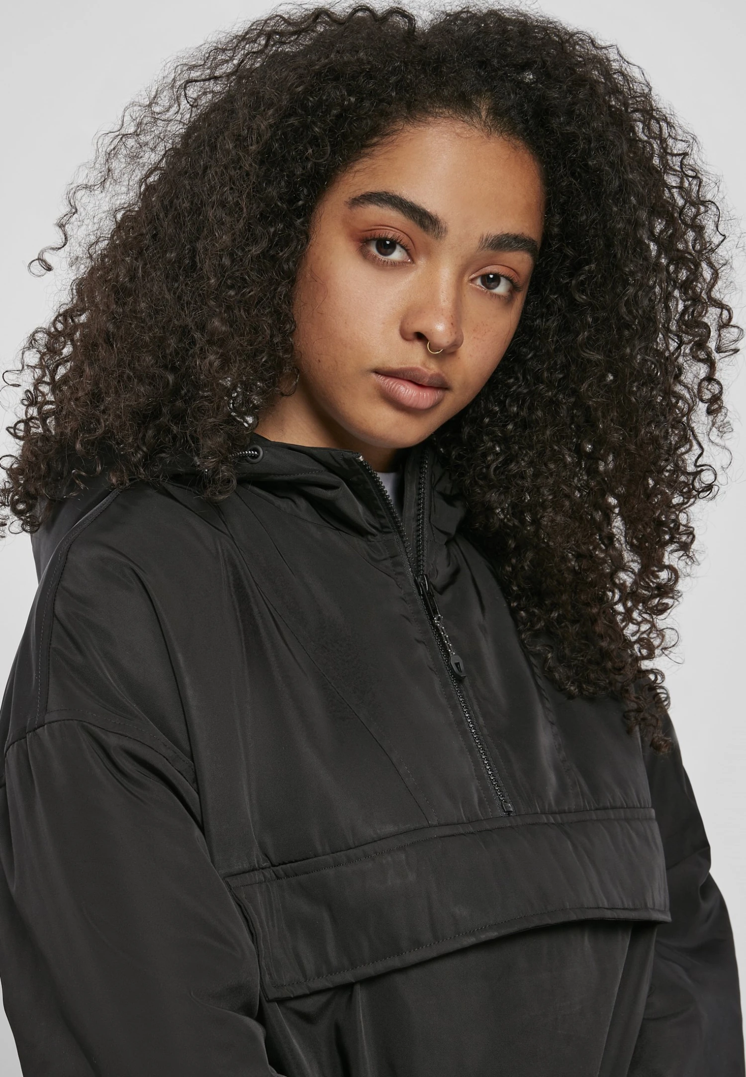 URBAN CLASSICS Ladies Long Oversized Pull Over Jacket - Halflange Jas - Black 8 URBAN CLASSICS Ladies Long Oversized Pull Over Jacket - Halflange Jas - Black - Afbeelding 6