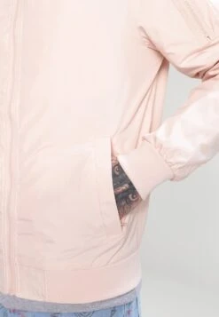 URBAN CLASSICS Light Bomber Jacket - Bomberjacks - Light Pink -Urban Classics 23b74eb1e8794e018257d593bbf7fd87