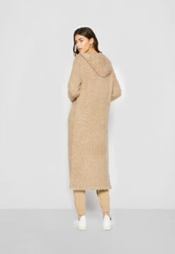 URBAN CLASSICS Feather- Vest - Softtaupe -Urban Classics 2aae2bbacfeb45ee87317a2fce577eb0