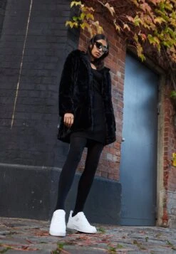 URBAN CLASSICS Mantel - Black