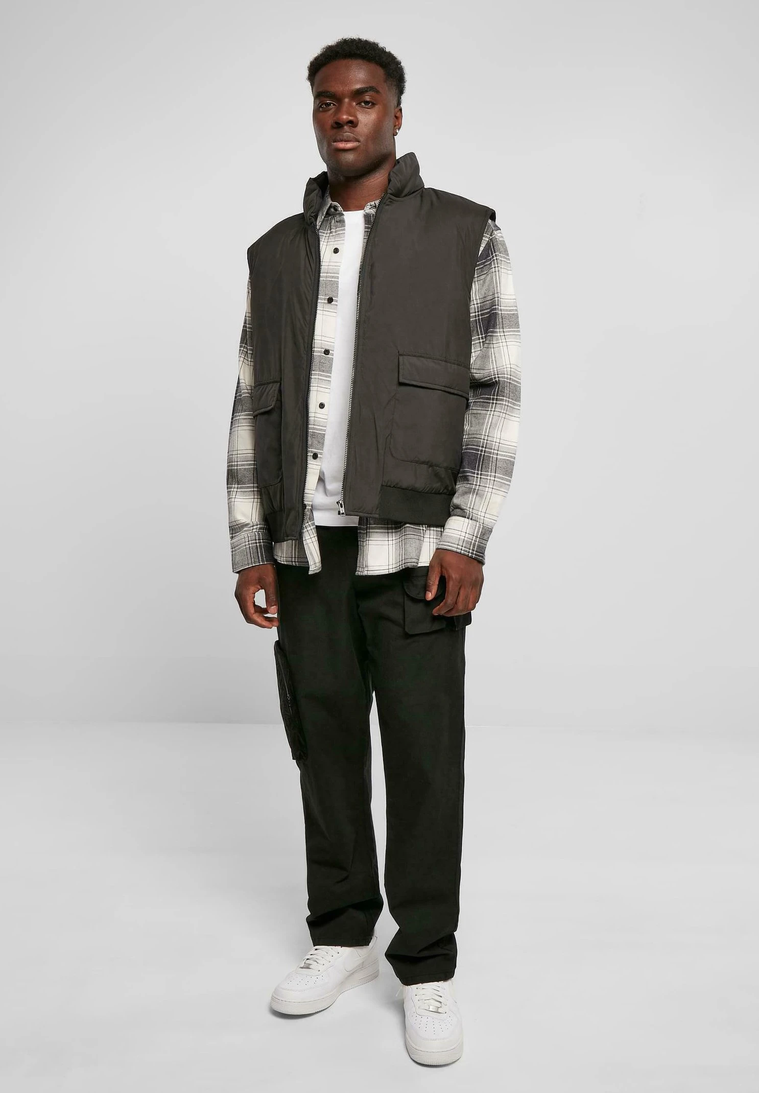 URBAN CLASSICS Clean Puffer - Bodywarmer - Black 4 URBAN CLASSICS Clean Puffer - Bodywarmer - Black - Afbeelding 2