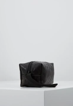 URBAN CLASSICS Cosmetic Pouch - Toilettas - Black -Urban Classics 2d7e277243074bd0b72ba28865e88570