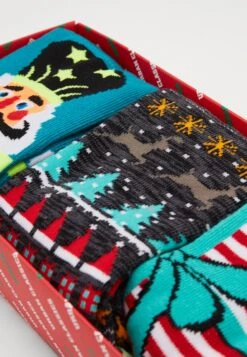 URBAN CLASSICS Christmas Bow And Nutcracker Socks 3 Pack - Sokken - Multicolor -Urban Classics 31823eaf755a44a8aeed4b08edc56ce9
