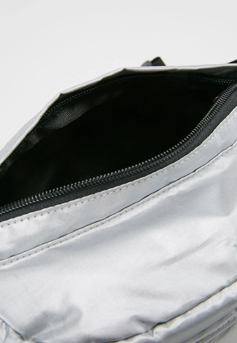 URBAN CLASSICS Heuptas - Silver 7 URBAN CLASSICS Heuptas - Silver - Afbeelding 5