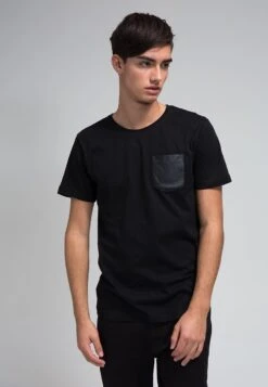 URBAN CLASSICS Leather Imitation Pocket - T-Shirt Basic - Black/Black
