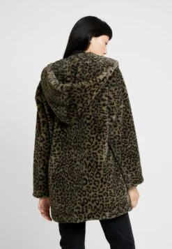 URBAN CLASSICS Winterjas - Darkolive -Urban Classics 51bc88f1002540a880cd07df3d26ca59