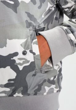 URBAN CLASSICS Vintage Camo- Bomberjacks - Snow -Urban Classics 55126fec239b4bf5816505e478cd61e4