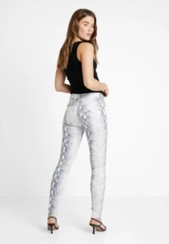 URBAN CLASSICS Ladies Animal Stretch Pants - Jeans Skinny Fit - Offwhite -Urban Classics 56108565fb6c4fb091aad9779948ee47