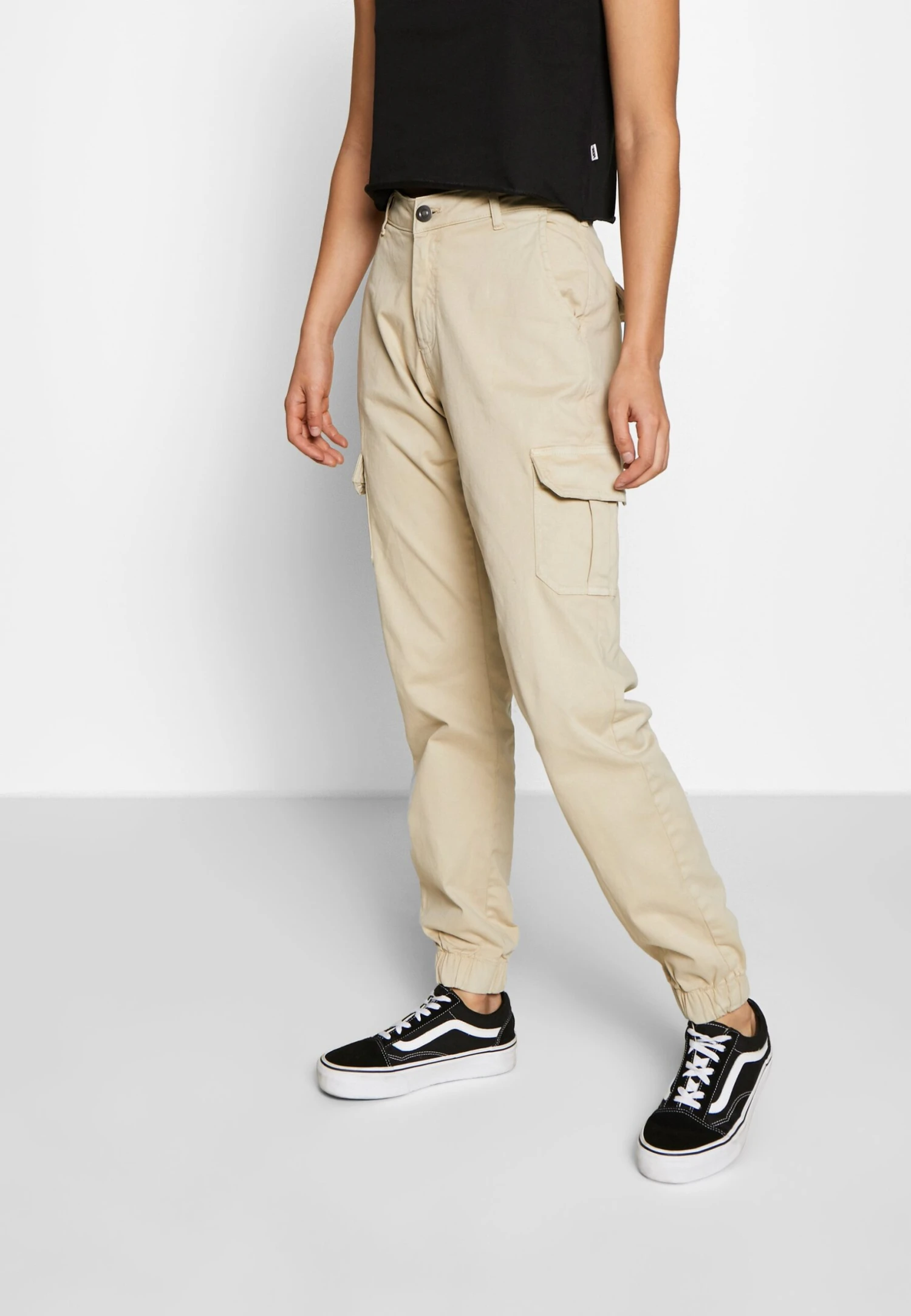 URBAN CLASSICS Ladies High Waist Cargo - Cargobroek - Concrete 3 URBAN CLASSICS Ladies High Waist Cargo - Cargobroek - Concrete