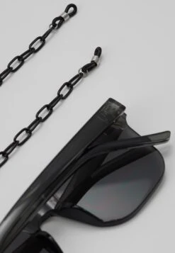 URBAN CLASSICS Chain Sunglasses - Zonnebril - Black -Urban Classics 72fc1003fa6845cdb0c45b45869766c0