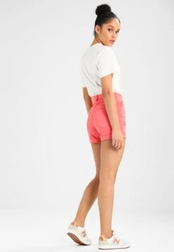 URBAN CLASSICS Ladies Highwaist Stretch - Jeansshort - Coral -Urban Classics 7306f6b855344375a996507c3f402d8f