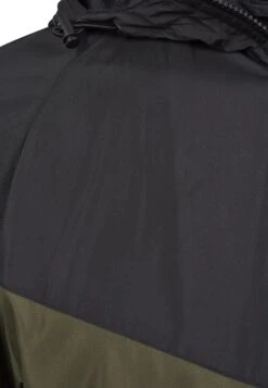 URBAN CLASSICS Windrunner - Softshelljas - Black/Darkolive -Urban Classics 7e23728957c14e588901f0bf05bac796