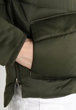 URBAN CLASSICS Ladies Sherpa Hooded Jacket - Winterjas - Dark Olive/Dark Sand -Urban Classics 8d831d46941246429ed686a91739d71f