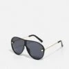 URBAN CLASSICS Naxos With Chain Unisex - Zonnebril - Black/Gold-Coloured -Urban Classics 912919e868e84670aa1cf1d922f69fc8