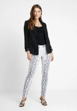 URBAN CLASSICS Ladies Animal Stretch Pants - Jeans Skinny Fit - Offwhite -Urban Classics 94f2a5602e744c319235ccf7b1da3ea7