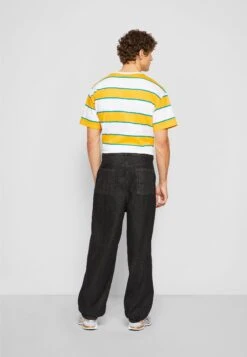 URBAN CLASSICS Relaxed Fit Jeans - Black Acid Washed -Urban Classics 9611929a23cf41ba95a80417bd089237