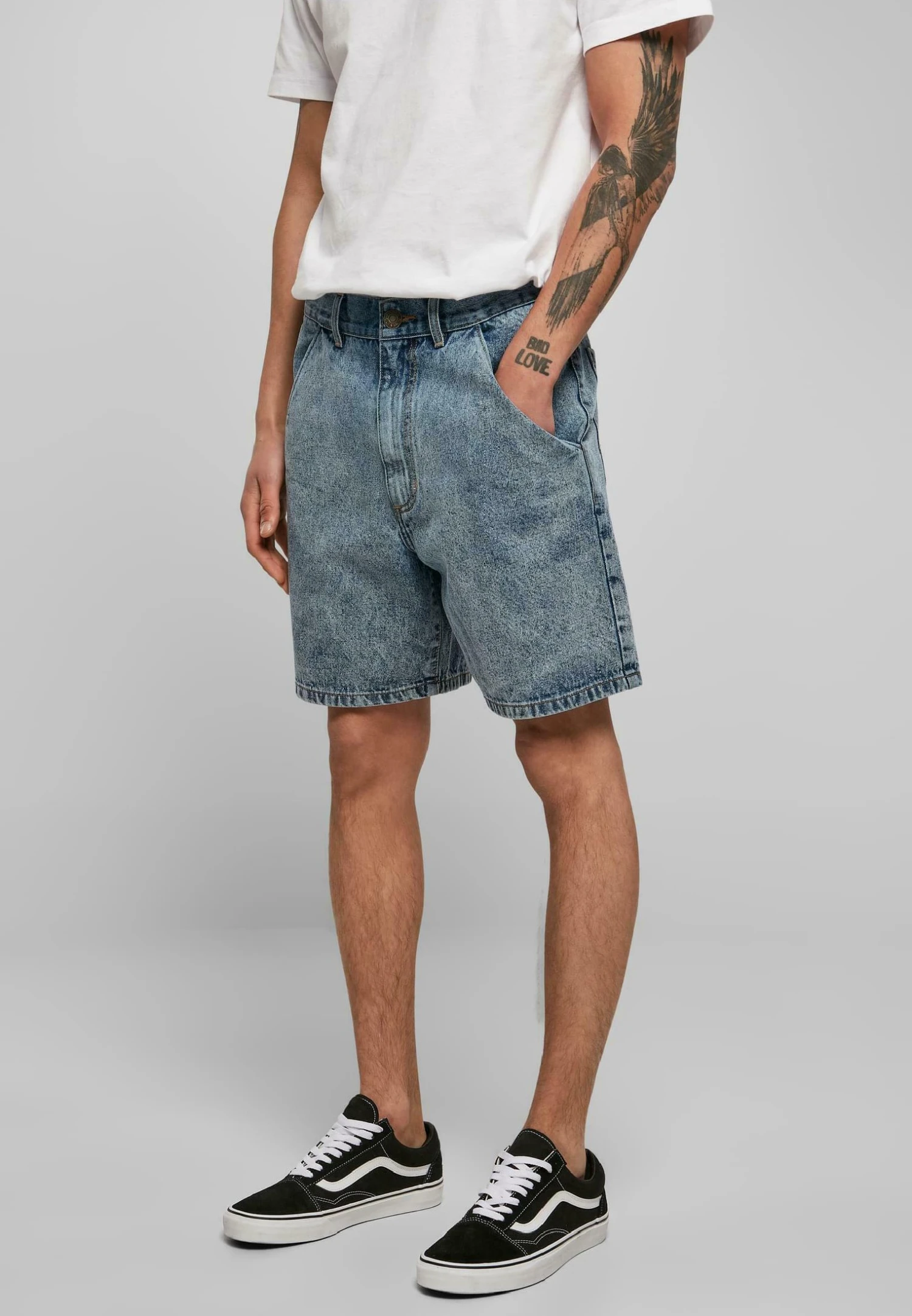 URBAN CLASSICS Organic Denim Bermuda Shorts - Jeansshort - Light Skyblue Acid Washed 3 URBAN CLASSICS Organic Denim Bermuda Shorts - Jeansshort - Light Skyblue Acid Washed