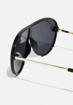 URBAN CLASSICS Naxos With Chain Unisex - Zonnebril - Black/Gold-Coloured 10 URBAN CLASSICS Naxos With Chain Unisex - Zonnebril - Black/Gold-Coloured -Urban Classics 9c19d1f94529400cb8a78509eec0a470