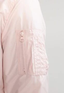 URBAN CLASSICS Light Bomber Jacket - Bomberjacks - Light Pink -Urban Classics b8cbfc4ccb064b689c202636d59130ea