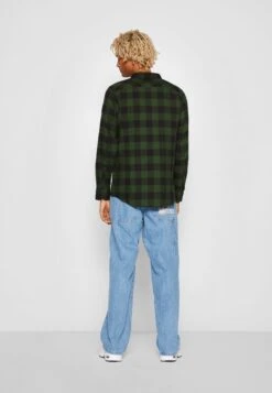 URBAN CLASSICS Checked - Overhemd - Black/Forest -Urban Classics c10da2fe49564388adc53802e6765fbc