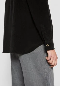 URBAN CLASSICS Ladies Corduroy Oversized Shirt - Overhemdblouse - Black -Urban Classics c820425b460b4671ba07c98dfa07a4e4