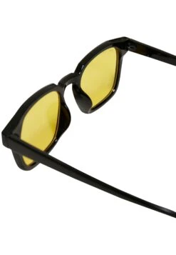 URBAN CLASSICS Maui - Zonnebril - Black Yellow 10 URBAN CLASSICS Maui - Zonnebril - Black Yellow -Urban Classics ca0874f30a0b4a52bdafa7ca3f5a3270