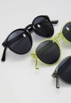 URBAN CLASSICS Sunglasses Cypres 3 Pack - Zonnebril - Black/Light Grey/Yellow 8 URBAN CLASSICS Sunglasses Cypres 3 Pack - Zonnebril - Black/Light Grey/Yellow -Urban Classics cef0025958de4924ad5244051620ce46