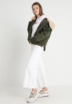 URBAN CLASSICS Ladies Sherpa Hooded Jacket - Winterjas - Dark Olive/Dark Sand -Urban Classics d477c840163a4b9ca1ddfaee873644a2