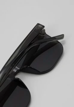 URBAN CLASSICS Chain Sunglasses - Zonnebril - Black -Urban Classics d51b61bbafe14d85b1adcbbb56370fc6