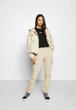 URBAN CLASSICS Ladies High Waist Cargo - Cargobroek - Concrete 8 URBAN CLASSICS Ladies High Waist Cargo - Cargobroek - Concrete -Urban Classics de64302ea977490badad11923bd34eb1