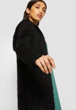 URBAN CLASSICS Feather- Vest - Black -Urban Classics df21e6f124384b5cab84e9a08dfc6159