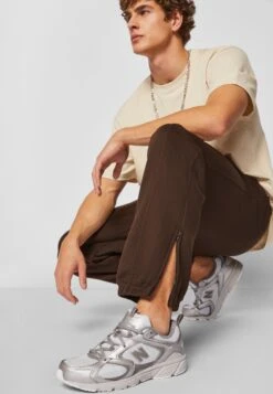 URBAN CLASSICS Sweatpants Sp - Trainingsbroek - Brown 17 URBAN CLASSICS Sweatpants Sp - Trainingsbroek - Brown -Urban Classics df4f1e922564474ab7733fd5b4da4e4e