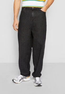 URBAN CLASSICS Relaxed Fit Jeans - Black Acid Washed