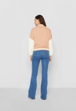 URBAN CLASSICS 2 Tone College- Bomberjacks - Amber Whitesand -Urban Classics ef7eb5f9647c4db58567bc9d1f0b41fc