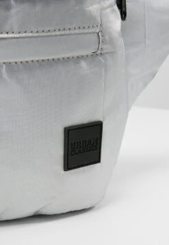 URBAN CLASSICS Heuptas - Silver 15 URBAN CLASSICS Heuptas - Silver -Urban Classics f01ba412f03245a5b69fdcac9ba45ffa