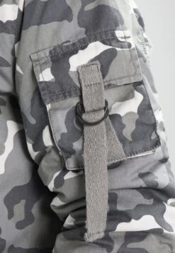 URBAN CLASSICS Vintage Camo- Bomberjacks - Snow -Urban Classics f2d7ca6732564104a99495d1a37ed3df