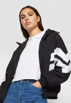 URBAN CLASSICS Crinkle Batwing- Trainingsvest - Black/White -Urban Classics fe9231d84b1a46ddb5096f0d0126b658